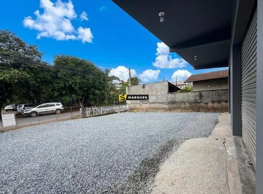 Foto 2 de Sala Comercial para alugar, 127m2 em Costa e Silva, Joinville - SC
