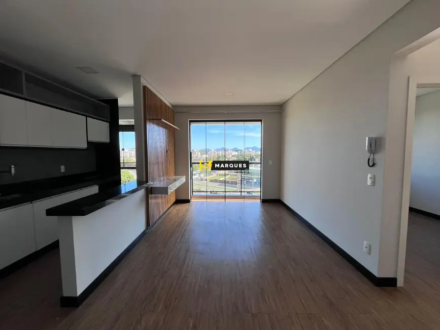 Foto 4 de Apartamento com 2 quartos para alugar, 73m2 em Bom Retiro, Joinville - SC