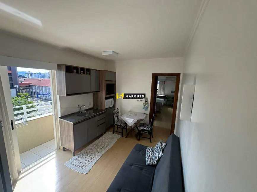 Foto 1 de Apartamento com 1 quarto para alugar, 34m2 em Centro, Joinville - SC