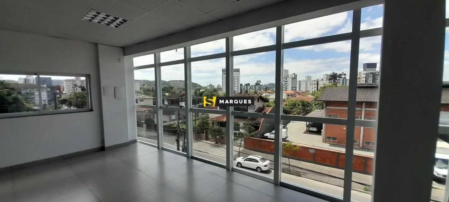 Foto 1 de Sala Comercial para alugar, 152m2 em Santo Antônio, Joinville - SC