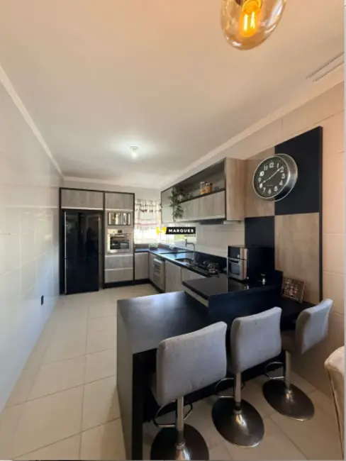 Foto 3 de Sobrado com 2 quartos para alugar, 90m2 em Jardim Sofia, Joinville - SC