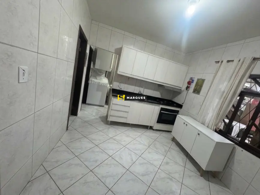 Sobrado com 3 quartos para alugar, 74m2 em Morro do Meio, Joinville - SC - imagem 8 Foto 8 de Sobrado com 3 quartos para alugar, 74m2 em Morro do Meio, Joinville - SC