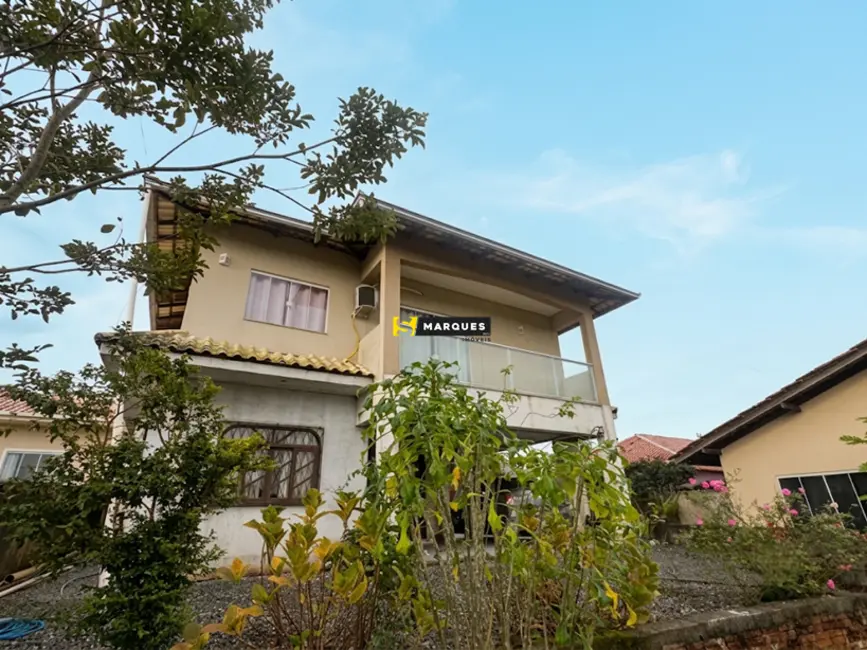 Sobrado com 3 quartos para alugar, 74m2 em Morro do Meio, Joinville - SC - imagem 3 Foto 3 de Sobrado com 3 quartos para alugar, 74m2 em Morro do Meio, Joinville - SC