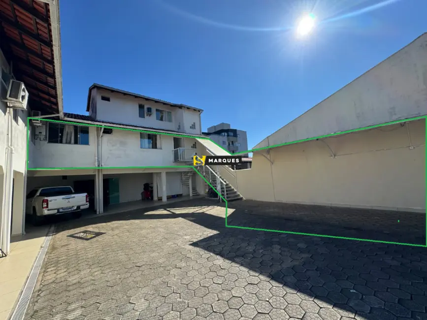 Apartamento com 3 quartos para alugar, 136m2 em Guanabara, Joinville - SC - imagem 2 Foto 2 de Apartamento com 3 quartos para alugar, 136m2 em Guanabara, Joinville - SC