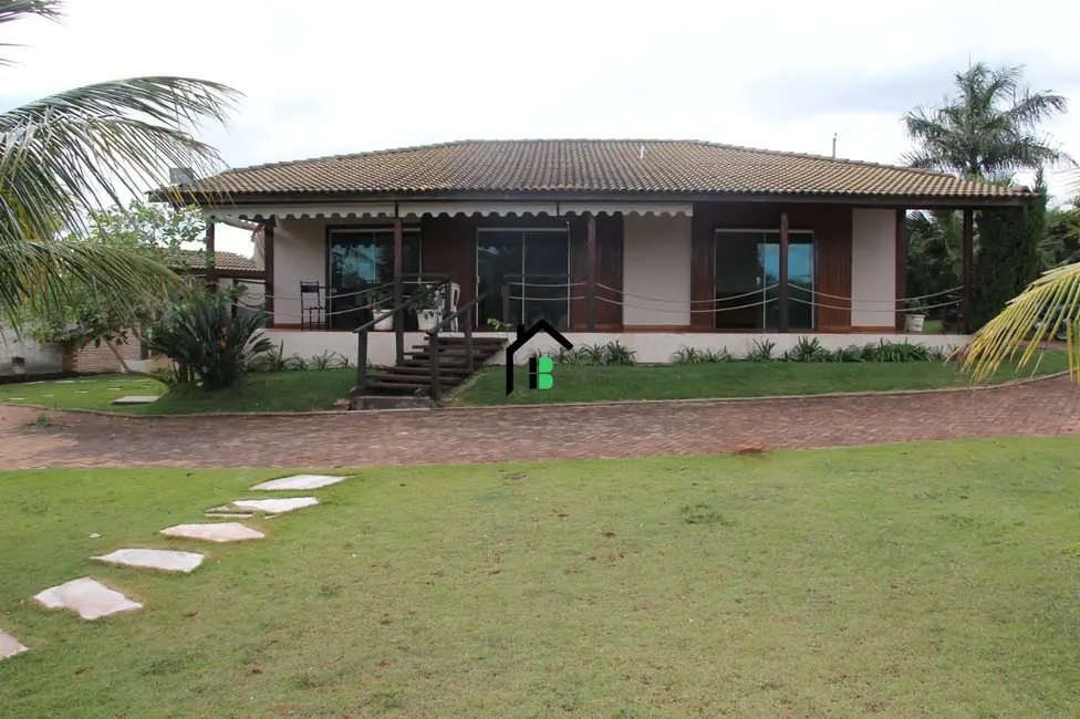 Foto 1 de Chácara com 3 quartos à venda, 10000m2 em Patos De Minas - MG