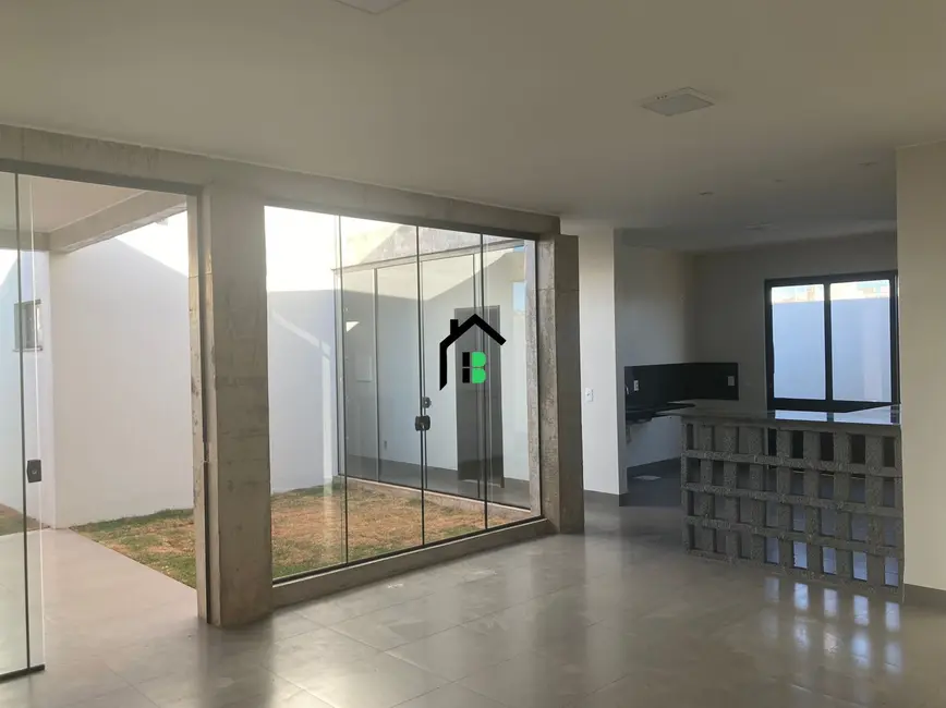 Foto 1 de Casa com 3 quartos à venda, 129m2 em Campos Elíseos, Patos De Minas - MG