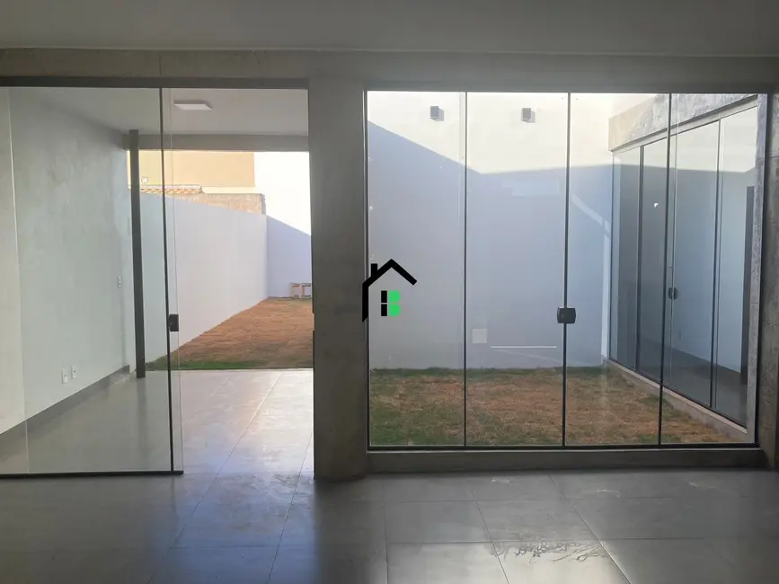 Foto 2 de Casa com 3 quartos à venda, 129m2 em Campos Elíseos, Patos De Minas - MG