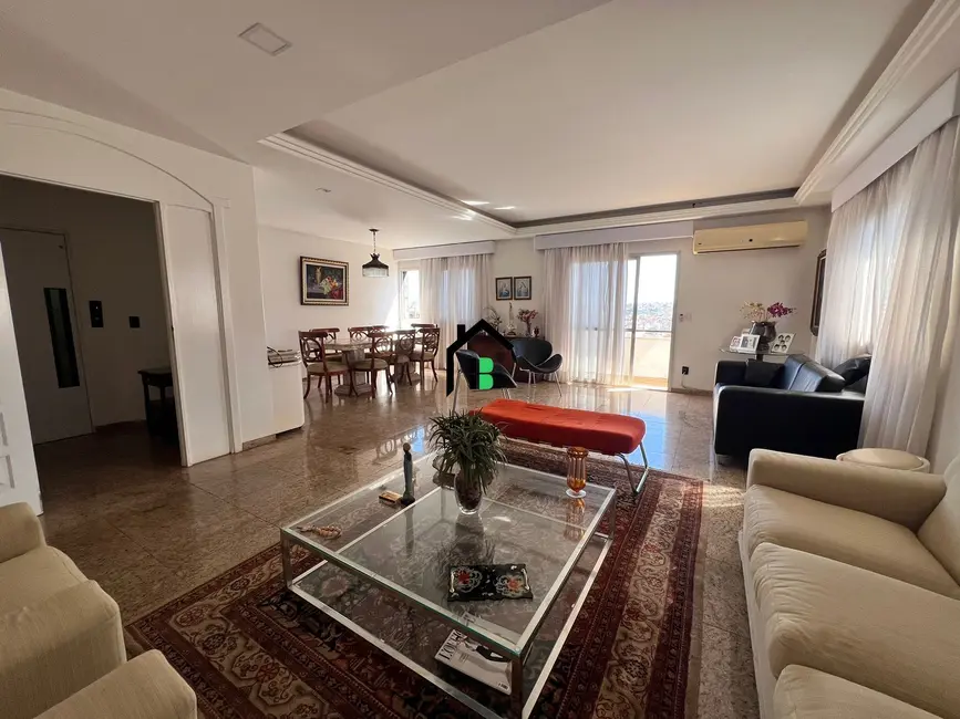 Foto 1 de Apartamento com 4 quartos à venda, 200m2 em Centro, Patos De Minas - MG