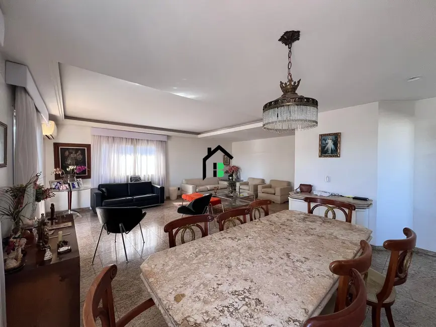 Foto 2 de Apartamento com 4 quartos à venda, 200m2 em Centro, Patos De Minas - MG