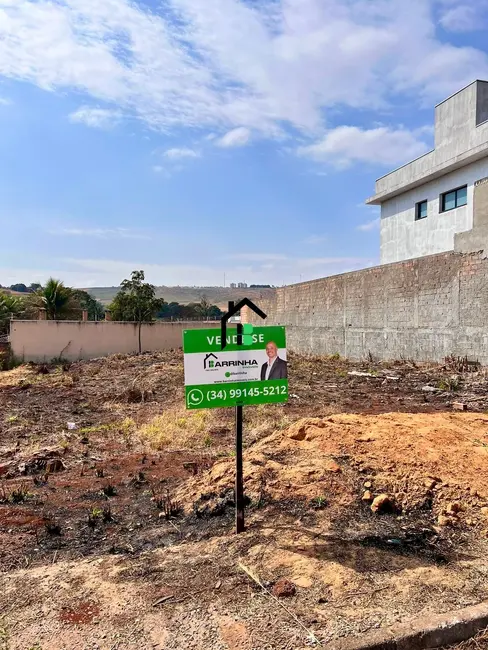 Foto 1 de Terreno / Lote à venda, 800m2 em Bela Vista, Patos De Minas - MG