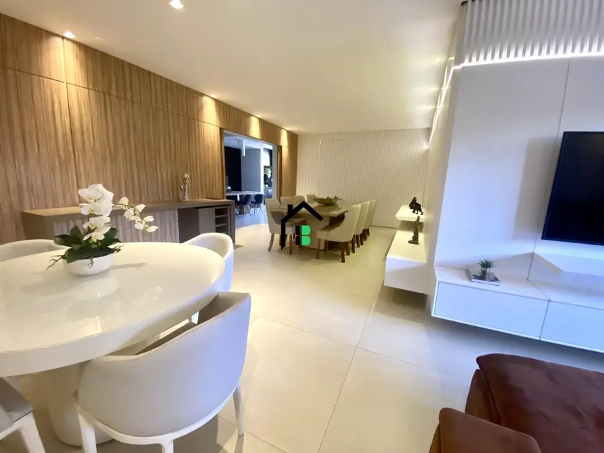 Foto 1 de Apartamento com 4 quartos para alugar, 210m2 em Centro, Patos De Minas - MG