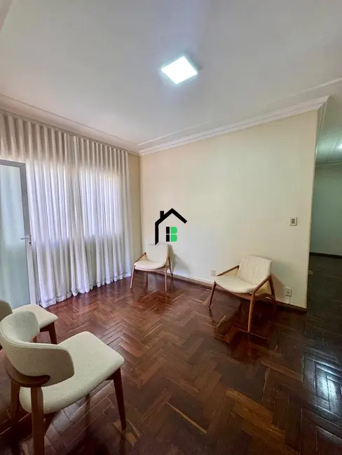 Foto 1 de Casa com 4 quartos à venda, 250m2 em Sobradinho, Patos De Minas - MG