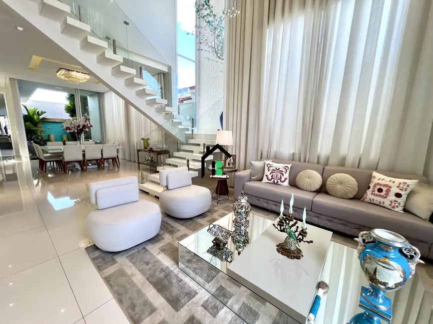 Foto 1 de Casa com 4 quartos à venda, 370m2 em Copacabana, Patos De Minas - MG