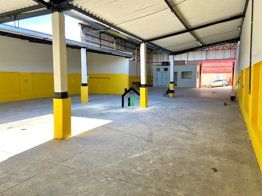 Foto 2 de Armazém / Galpão com 2 quartos para alugar, 390m2 em Centro, Patos De Minas - MG