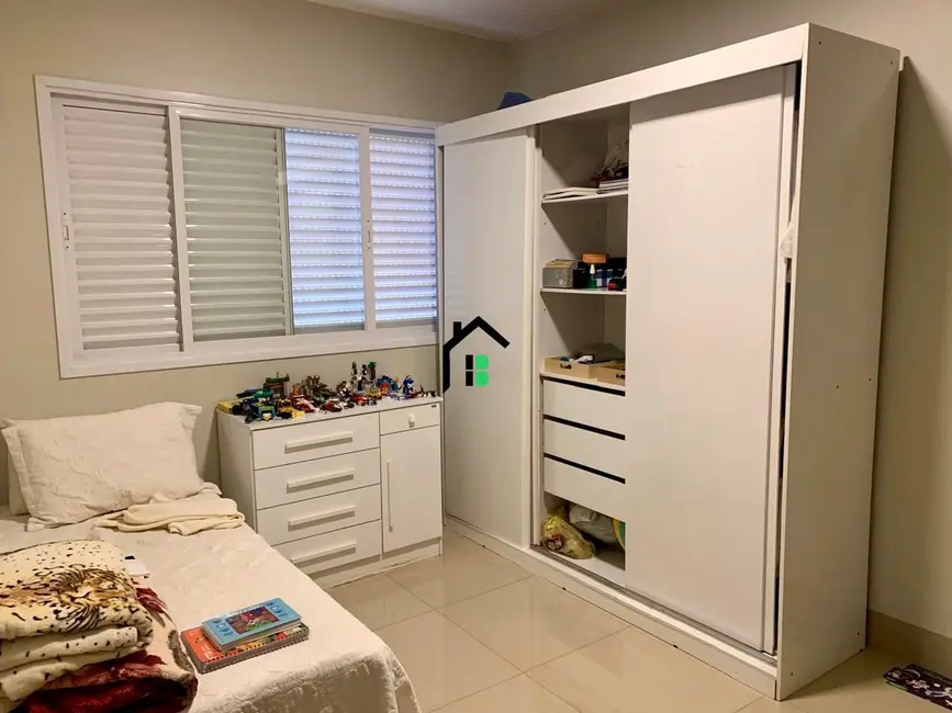 Apartamento com 3 quartos à venda, 122m2 em Caiçaras, Patos De Minas - MG - imagem 5 Foto 5 de Apartamento com 3 quartos à venda, 122m2 em Caiçaras, Patos De Minas - MG