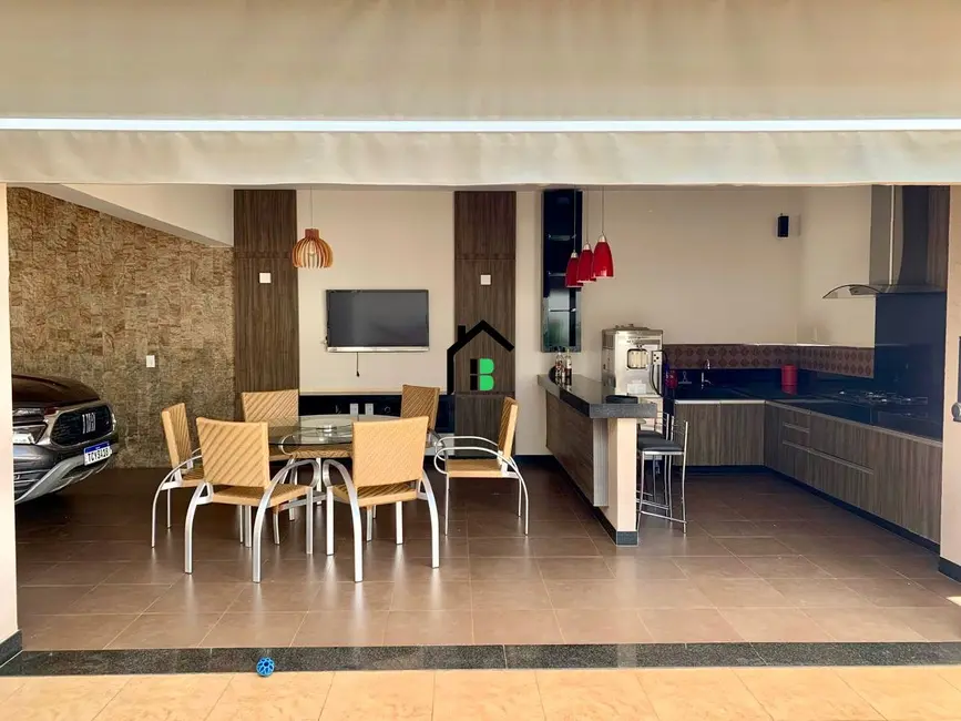 Casa com 3 quartos à venda, 270m2 em Aurélio Caixeta, Patos De Minas - MG - imagem 7 Foto 7 de Casa com 3 quartos à venda, 270m2 em Aurélio Caixeta, Patos De Minas - MG