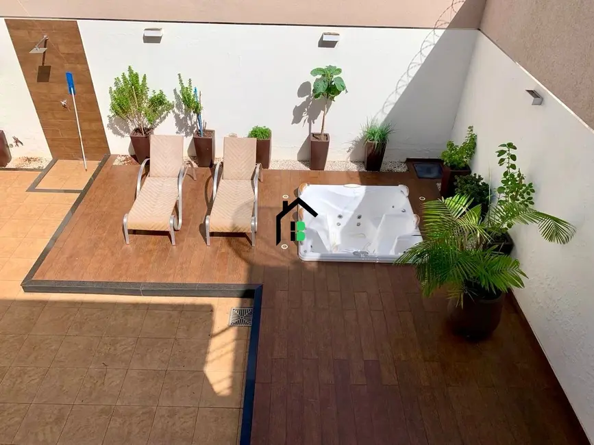 Casa com 3 quartos à venda, 270m2 em Aurélio Caixeta, Patos De Minas - MG - imagem 4 Foto 4 de Casa com 3 quartos à venda, 270m2 em Aurélio Caixeta, Patos De Minas - MG