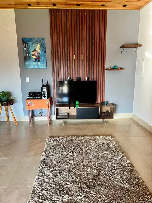 Chácara com 2 quartos à venda, 2000m2 em Área Rural de Patos de Minas, Patos De Minas - MG - imagem 3 Foto 3 de Chácara com 2 quartos à venda, 2000m2 em Área Rural de Patos de Minas, Patos De Minas - MG