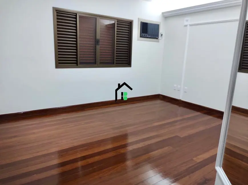 Casa com 5 quartos à venda, 334m2 em Sobradinho, Patos De Minas - MG - imagem 4 Foto 4 de Casa com 5 quartos à venda, 334m2 em Sobradinho, Patos De Minas - MG