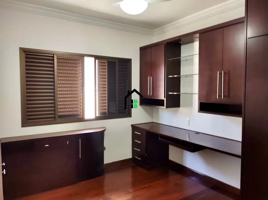 Casa com 5 quartos à venda, 334m2 em Sobradinho, Patos De Minas - MG - imagem 6 Foto 6 de Casa com 5 quartos à venda, 334m2 em Sobradinho, Patos De Minas - MG