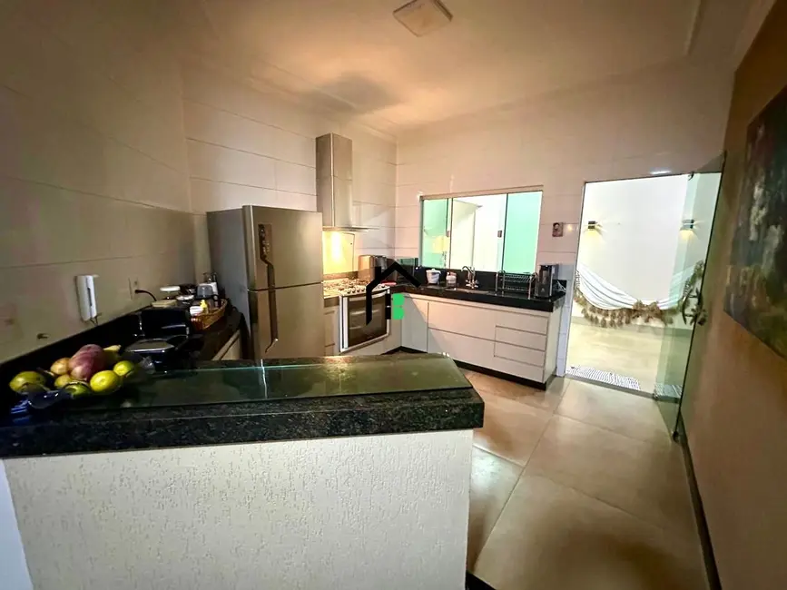 Casa com 3 quartos à venda, 211m2 em Sebastião Amorim, Patos De Minas - MG - imagem 5 Foto 5 de Casa com 3 quartos à venda, 211m2 em Sebastião Amorim, Patos De Minas - MG