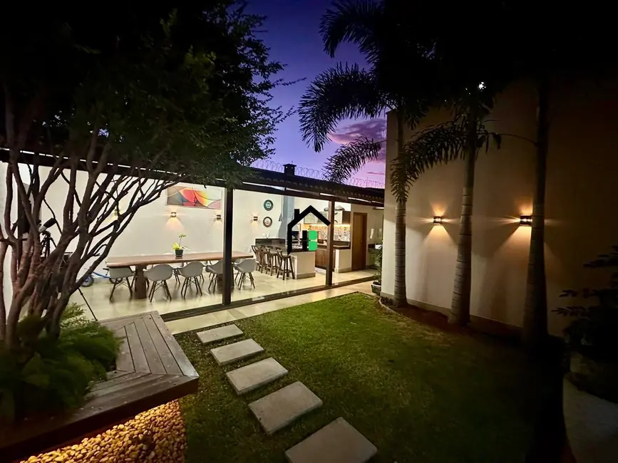 Foto 1 de Casa com 3 quartos à venda, 211m2 em Sebastião Amorim, Patos De Minas - MG