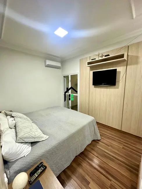 Casa com 3 quartos à venda, 211m2 em Sebastião Amorim, Patos De Minas - MG - imagem 8 Foto 8 de Casa com 3 quartos à venda, 211m2 em Sebastião Amorim, Patos De Minas - MG