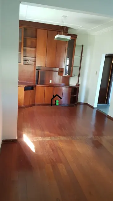 Casa com 3 quartos à venda, 175m2 em Cidade Jardim, Patos De Minas - MG - imagem 6 Foto 6 de Casa com 3 quartos à venda, 175m2 em Cidade Jardim, Patos De Minas - MG