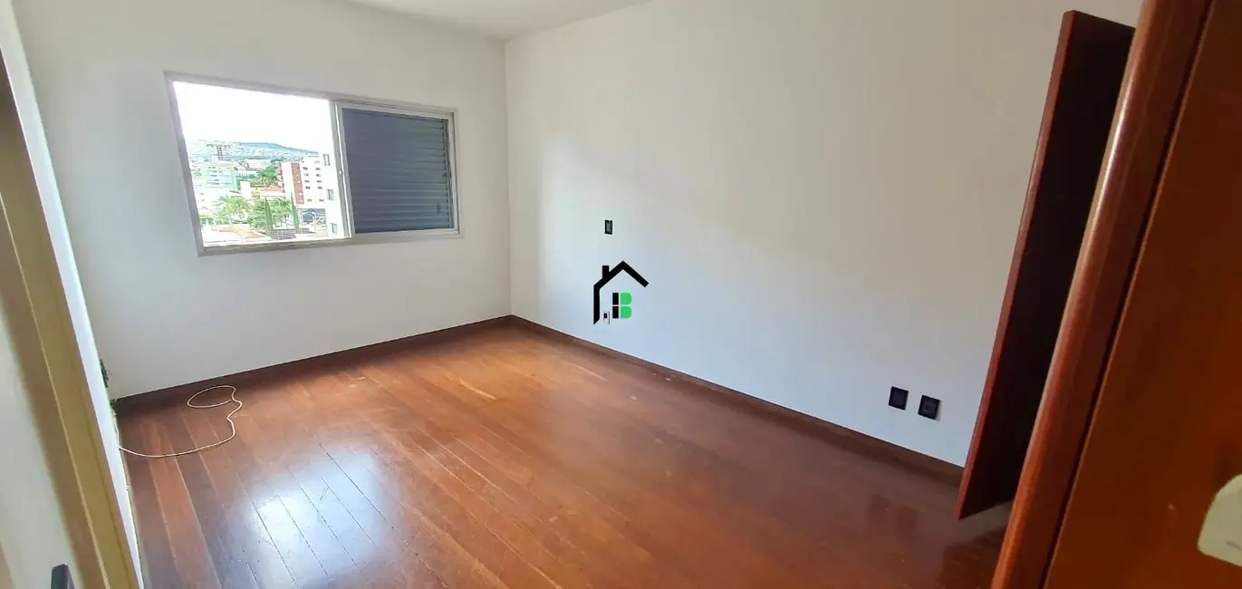 Foto 4 de Apartamento com 3 quartos à venda, 140m2 em Centro, Patos De Minas - MG