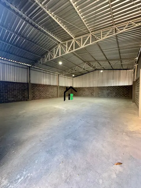 Foto 2 de Armazém / Galpão com 1 quarto para alugar, 240m2 em Jardim Andrades, Patos De Minas - MG