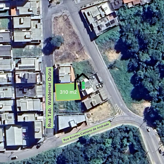 Foto 1 de Terreno / Lote à venda, 310m2 em Cerrado, Patos De Minas - MG