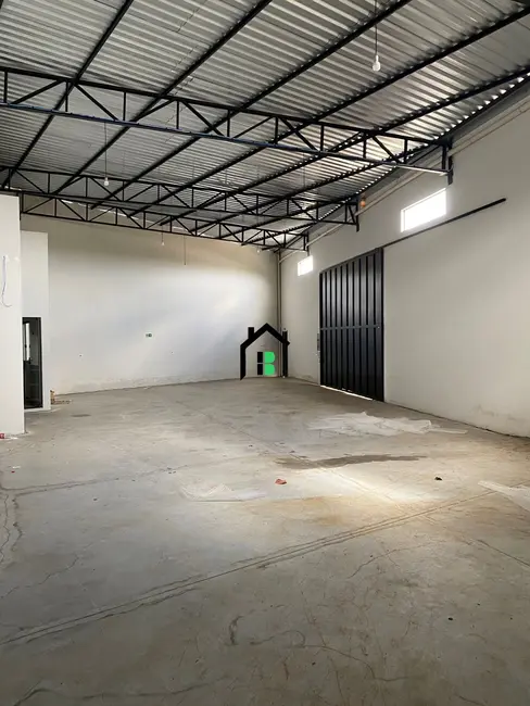 Armazém / Galpão com 1 quarto para alugar, 260m2 em Jardim Paulistano, Patos De Minas - MG - imagem 4 Foto 4 de Armazém / Galpão com 1 quarto para alugar, 260m2 em Jardim Paulistano, Patos De Minas - MG