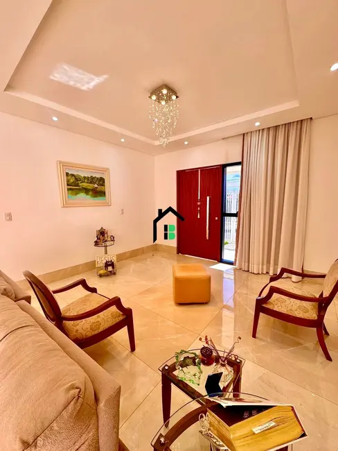 Casa com 4 quartos à venda, 213m2 em Sobradinho, Patos De Minas - MG - imagem 4 Foto 4 de Casa com 4 quartos à venda, 213m2 em Sobradinho, Patos De Minas - MG