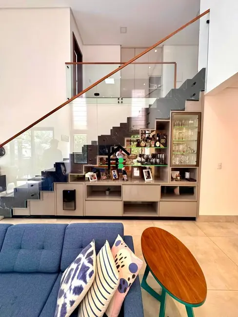 Casa com 4 quartos à venda, 333m2 em Sobradinho, Patos De Minas - MG - imagem 4 Foto 4 de Casa com 4 quartos à venda, 333m2 em Sobradinho, Patos De Minas - MG