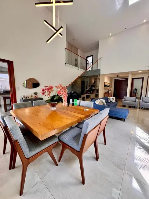 Casa com 4 quartos à venda, 333m2 em Sobradinho, Patos De Minas - MG - imagem 8 Foto 8 de Casa com 4 quartos à venda, 333m2 em Sobradinho, Patos De Minas - MG