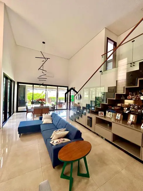 Casa com 4 quartos à venda, 333m2 em Sobradinho, Patos De Minas - MG - imagem 3 Foto 3 de Casa com 4 quartos à venda, 333m2 em Sobradinho, Patos De Minas - MG