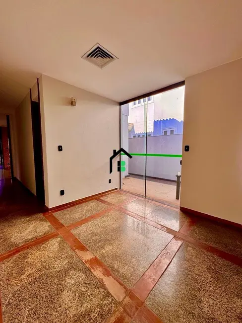 Casa com 4 quartos para alugar, 249m2 em Sobradinho, Patos De Minas - MG - imagem 3 Foto 3 de Casa com 4 quartos para alugar, 249m2 em Sobradinho, Patos De Minas - MG