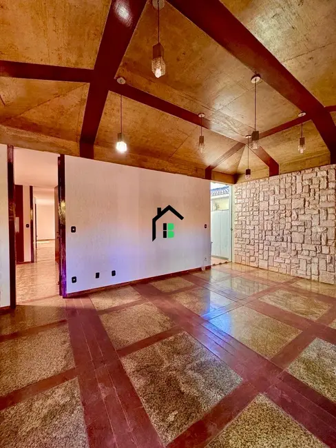Foto 2 de Casa com 4 quartos para alugar, 249m2 em Sobradinho, Patos De Minas - MG