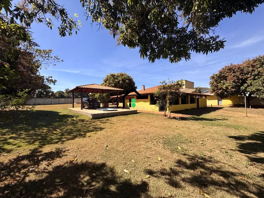 Chácara com 3 quartos à venda, 5000m2 em Área Rural de Patos de Minas, Patos De Minas - MG - imagem 6 Foto 6 de Chácara com 3 quartos à venda, 5000m2 em Área Rural de Patos de Minas, Patos De Minas - MG