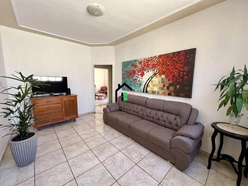 Foto 1 de Casa com 4 quartos à venda, 121m2 em Brasil, Patos De Minas - MG