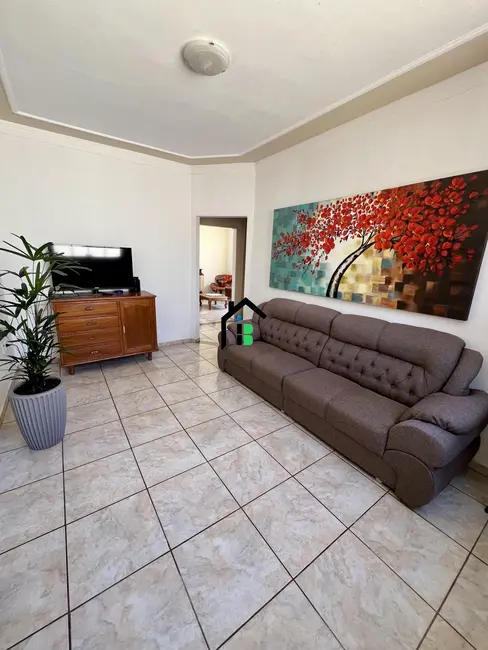 Foto 2 de Casa com 4 quartos à venda, 121m2 em Brasil, Patos De Minas - MG
