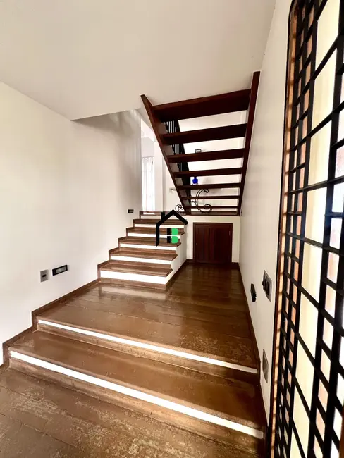 Casa com 6 quartos à venda, 730m2 em Jardim Centro, Patos De Minas - MG - imagem 6 Foto 6 de Casa com 6 quartos à venda, 730m2 em Jardim Centro, Patos De Minas - MG