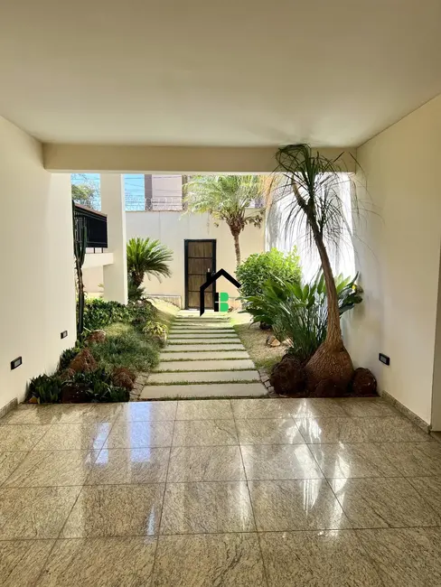 Casa com 6 quartos à venda, 730m2 em Jardim Centro, Patos De Minas - MG - imagem 5 Foto 5 de Casa com 6 quartos à venda, 730m2 em Jardim Centro, Patos De Minas - MG