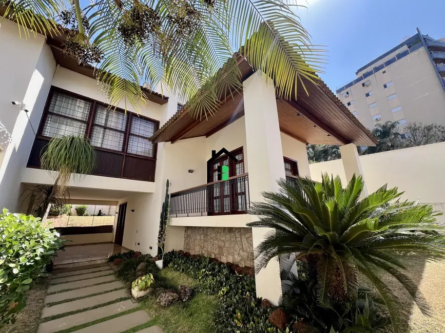 Casa com 6 quartos à venda, 730m2 em Jardim Centro, Patos De Minas - MG - imagem 1 Foto 1 de Casa com 6 quartos à venda, 730m2 em Jardim Centro, Patos De Minas - MG