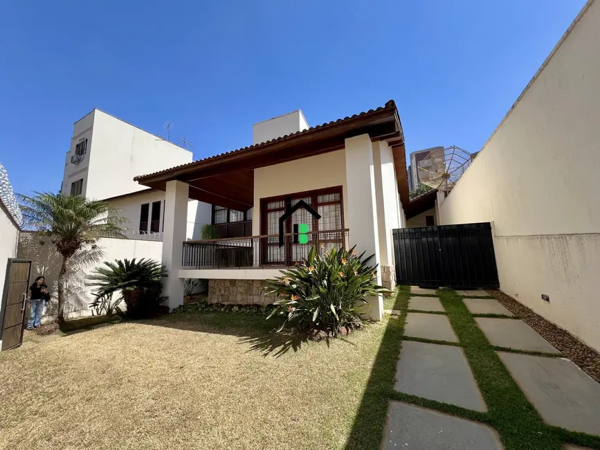 Casa com 6 quartos à venda, 730m2 em Jardim Centro, Patos De Minas - MG - imagem 4 Foto 4 de Casa com 6 quartos à venda, 730m2 em Jardim Centro, Patos De Minas - MG