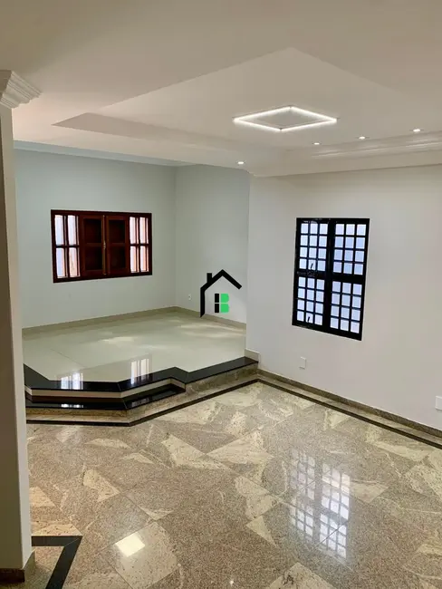 Foto 2 de Casa com 4 quartos à venda, 375m2 em Sobradinho, Patos De Minas - MG