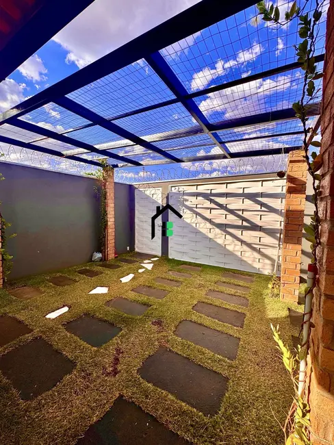 Casa com 3 quartos à venda, 233m2 em Caramuru, Patos De Minas - MG - imagem 3 Foto 3 de Casa com 3 quartos à venda, 233m2 em Caramuru, Patos De Minas - MG