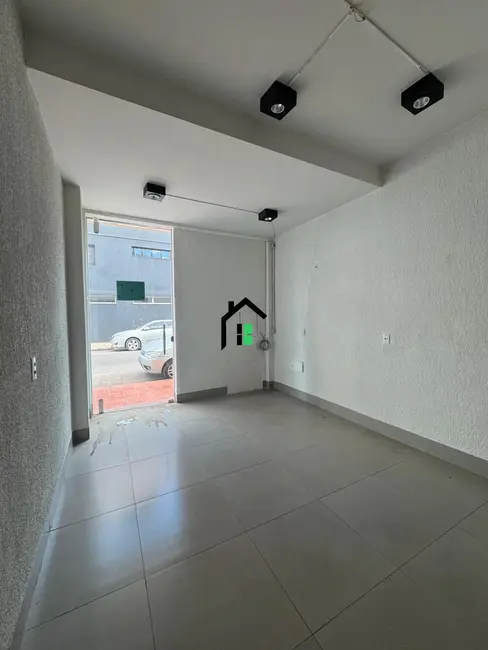 Loja com 1 quarto para alugar, 19m2 em Centro, Patos De Minas - MG - imagem 4 Foto 4 de Loja com 1 quarto para alugar, 19m2 em Centro, Patos De Minas - MG