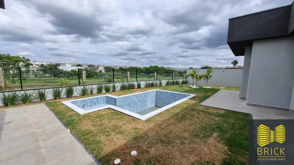 Casa de Condomínio com 3 quartos à venda, 220m2 em Swiss Park, Campinas - SP - imagem 3 Foto 3 de Casa de Condomínio com 3 quartos à venda, 220m2 em Swiss Park, Campinas - SP