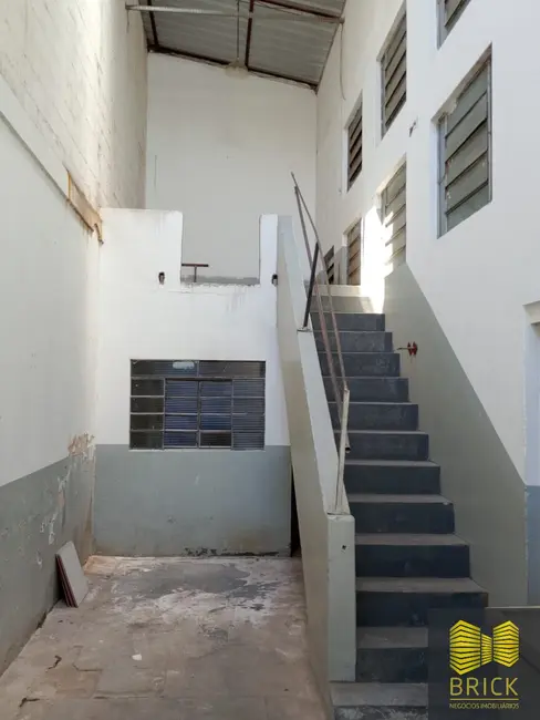 Armazém / Galpão à venda e para alugar, 304m2 em Jardim das Bandeiras, Campinas - SP - imagem 5 Foto 5 de Armazém / Galpão à venda e para alugar, 304m2 em Jardim das Bandeiras, Campinas - SP